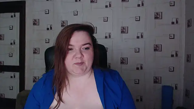 TasyaBigTTs webcam