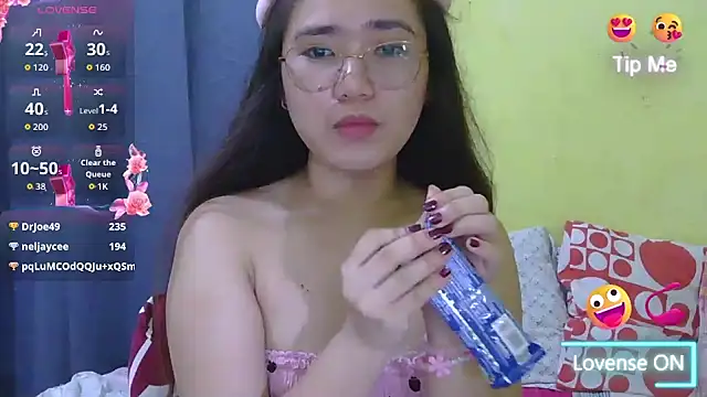 HornyAsian4uxx webcam