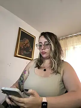 CurvyLust_x webcam