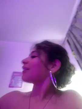 Linda-323 webcam