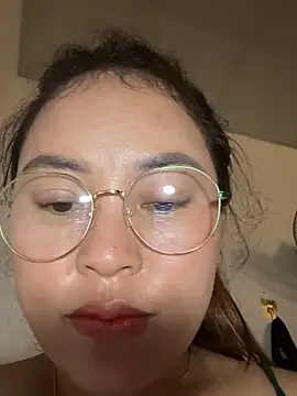  Lina-Naughty chat room