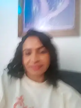 mell0102 webcam