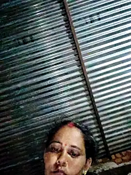 Pooja750 webcam