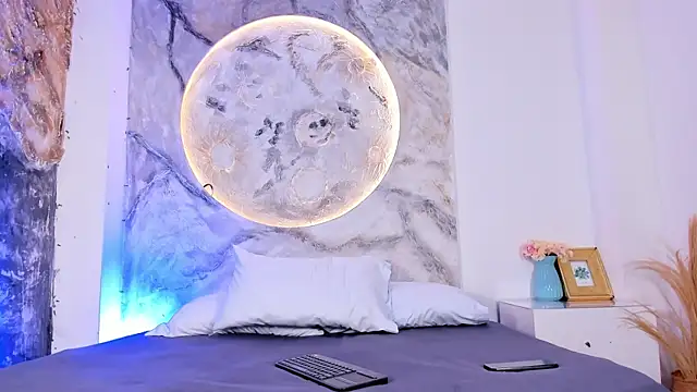 TaylorClay_ webcam