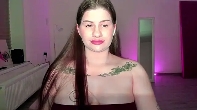 JuicyHelenX webcam