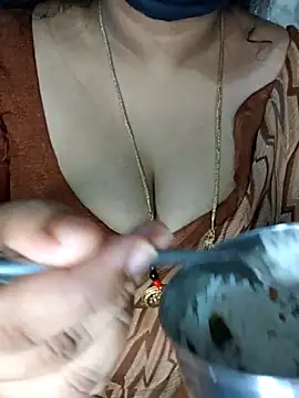 luci-queen webcam