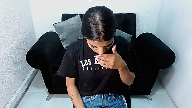 naomyfuckhard webcam