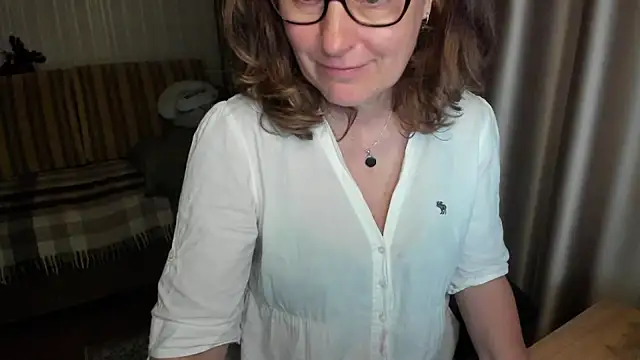 lauraoven - Lauraoven's free webcam - UK Sex Cams
