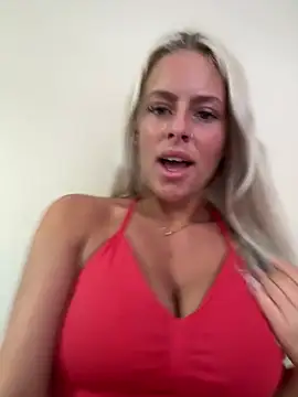 Blondiepeachx webcam