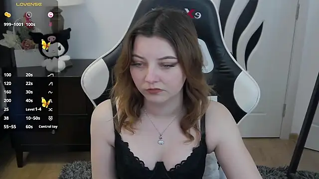 pretty_little_thing webcam