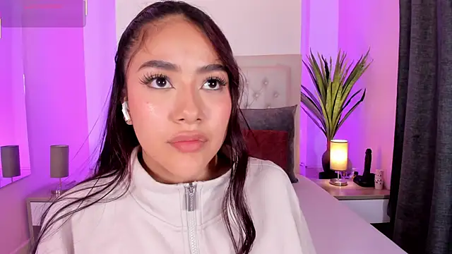 nicolle_pierce webcam
