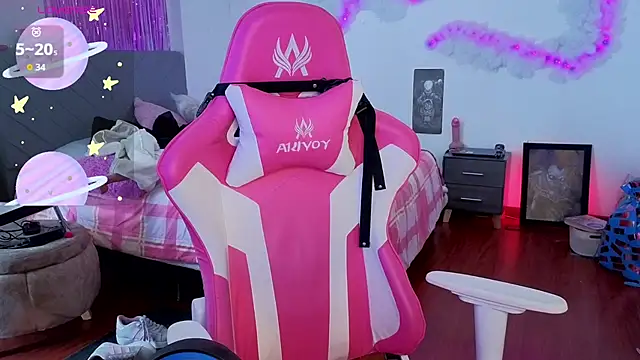 larah_uwu webcam