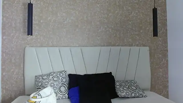 alicesmity__ - AliceSmity__'s free webcam - UK Sex Cams