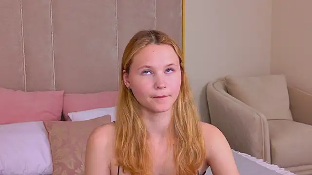 AmeliRoyse webcam