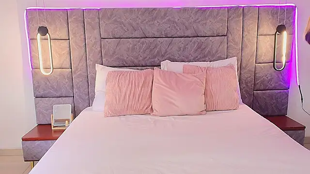 Dakota_Megan_69 webcam