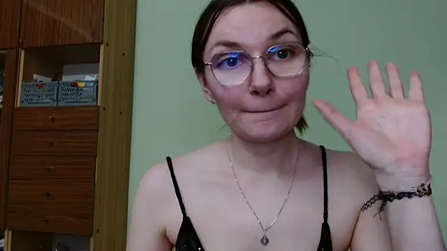 LooveELLYx webcam