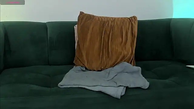 Tiffany_Low webcam
