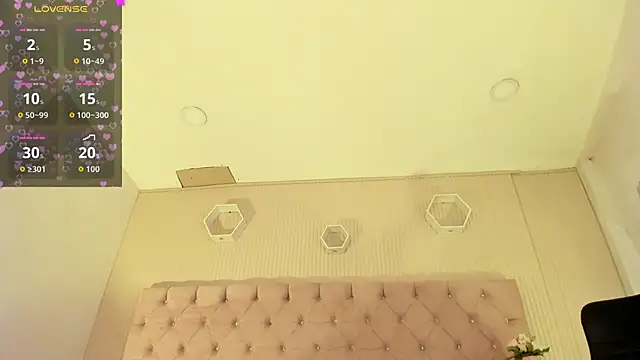 CarolineFyre webcam