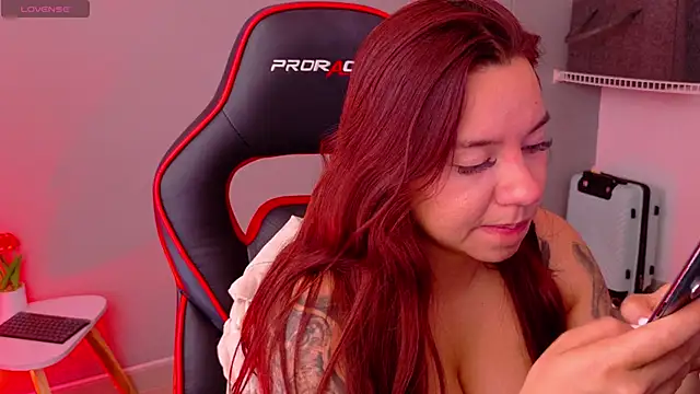 samantha_tattu webcam