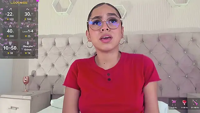 CarolineFyre webcam