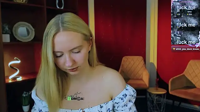 mila_glow1 webcam