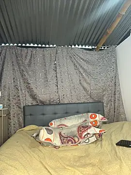 soe_lara - Soe_Lara's free webcam - UK Sex Cams