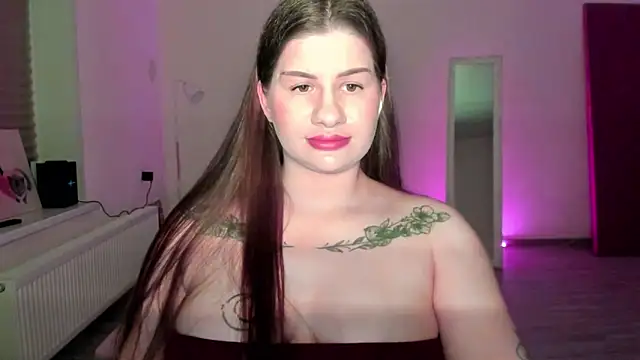 JuicyHelenX webcam
