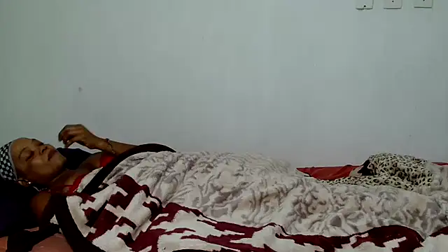 Feathergal69_ webcam
