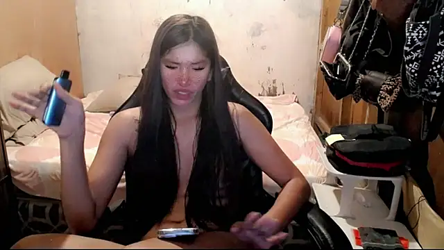 yanaleciousxx webcam