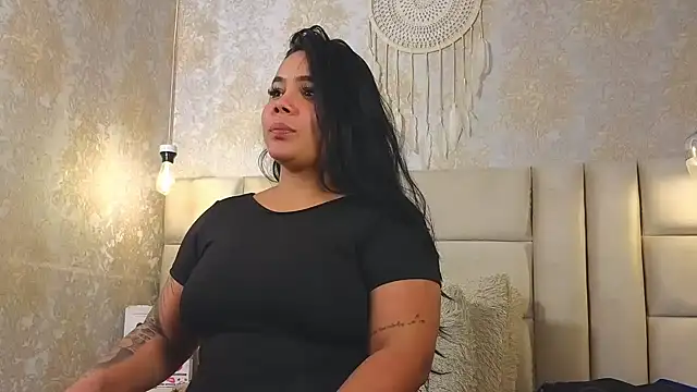 EmilyQueen3x webcam
