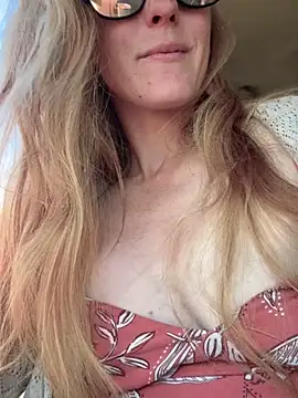 GoldenFlameGoddess webcam
