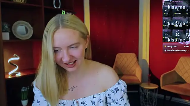 mila_glow1 webcam
