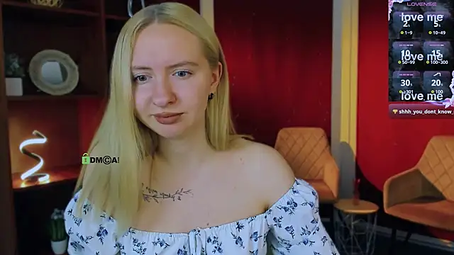 mila_glow1 webcam