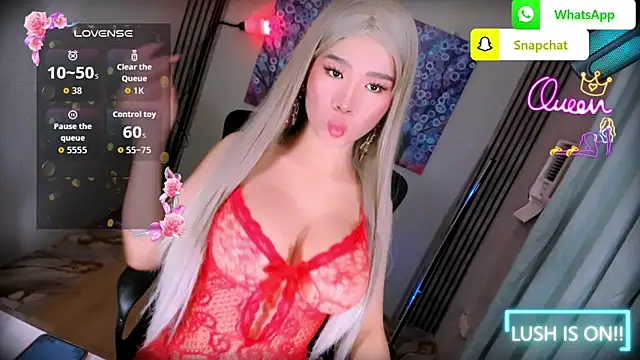 xBigSurpriseLorainex webcam