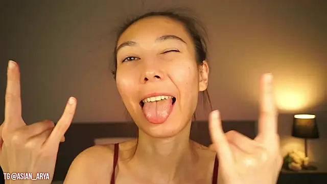 bigboobsarya webcam