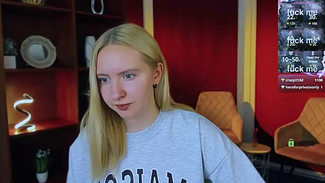 mila_glow1 webcam