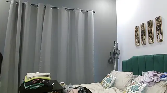 HazelSkyesChat webcam