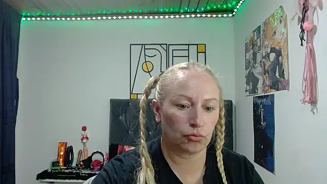 emperabigbootybigass webcam