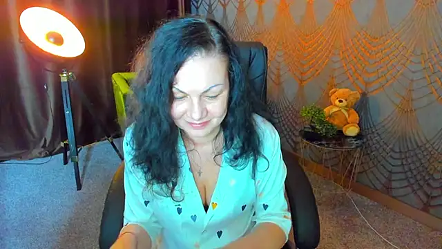irissmoon - IrissMoon's free webcam - UK Sex Cams