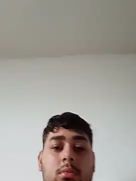 Guuh574 webcam