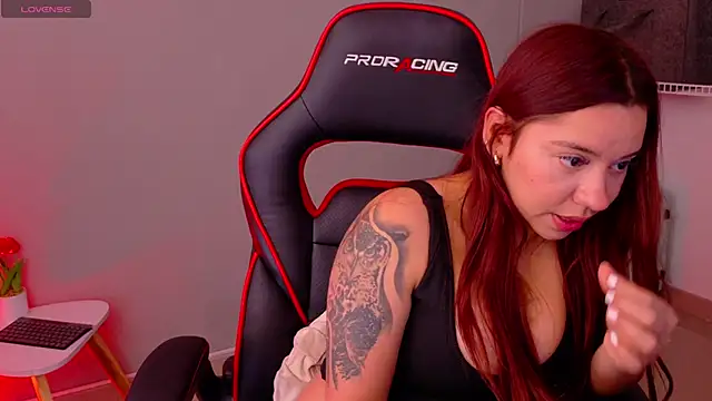 samantha_tattu webcam