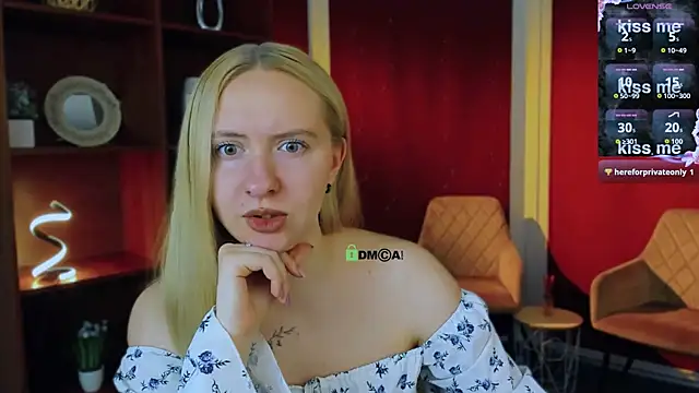 mila_glow1 webcam