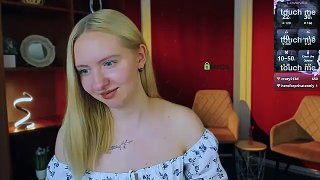 mila_glow1 webcam