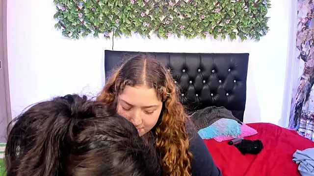 valeria_and_zoe webcam