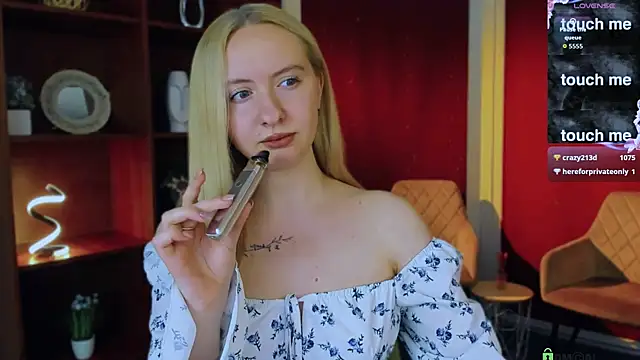mila_glow1 webcam