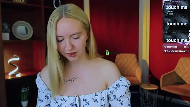mila_glow1 webcam