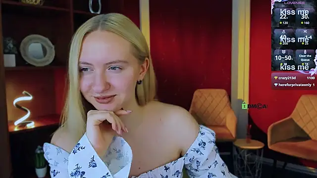mila_glow1 webcam