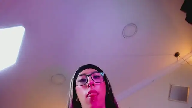 Kittie_Vixen webcam
