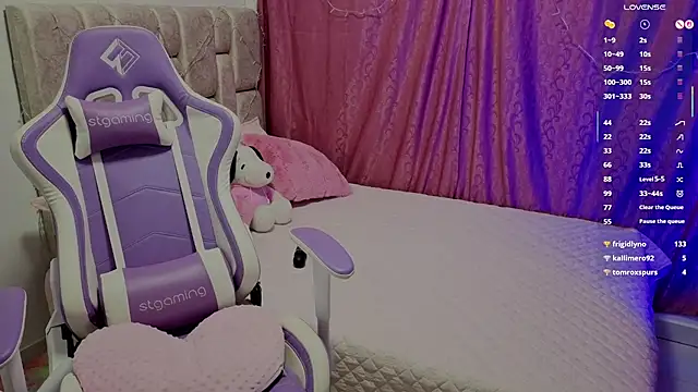 Naomilaurent webcam