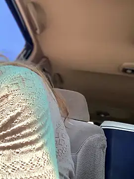 GoldenFlameGoddess webcam